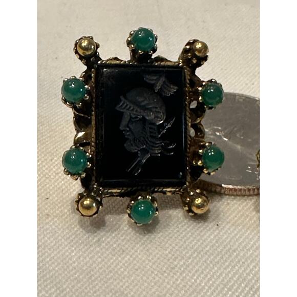 Intaglio Soldier Cameo Earrings Onyx Green Cabochon Stones Screwback Vtg 60s - Picture 3 of 6